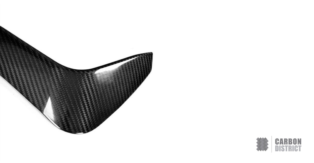 BMW M3/M4 (F80/F82/F83) dry carbon fibre bumper corners (rear) — UV-stable gloss finish