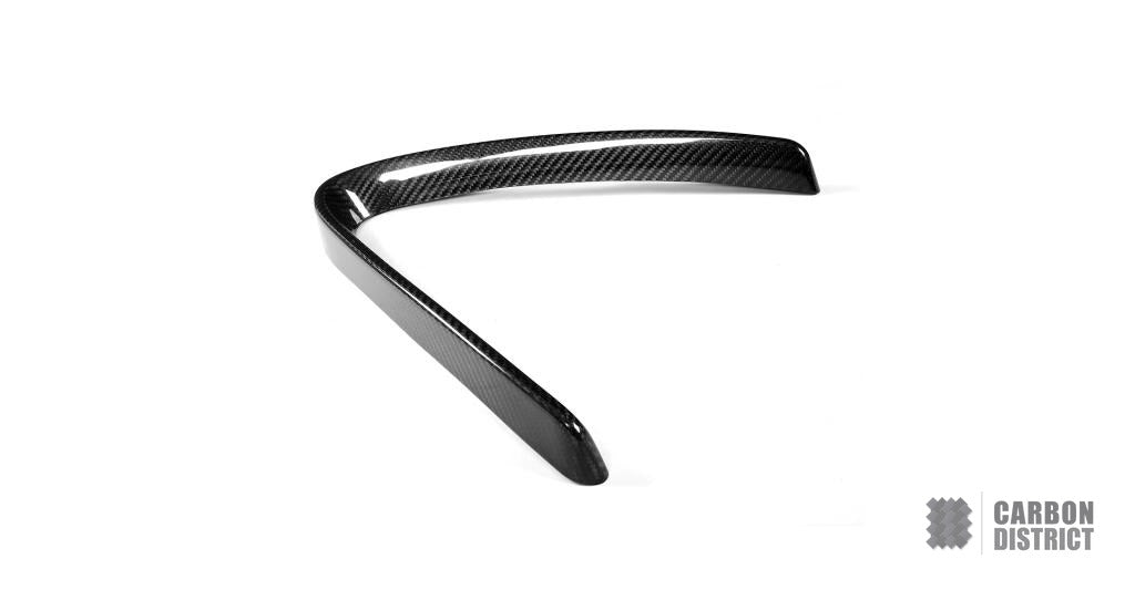 Alfa Romeo Giulia (952) carbon fibre front grille — UV-stable gloss finish detail