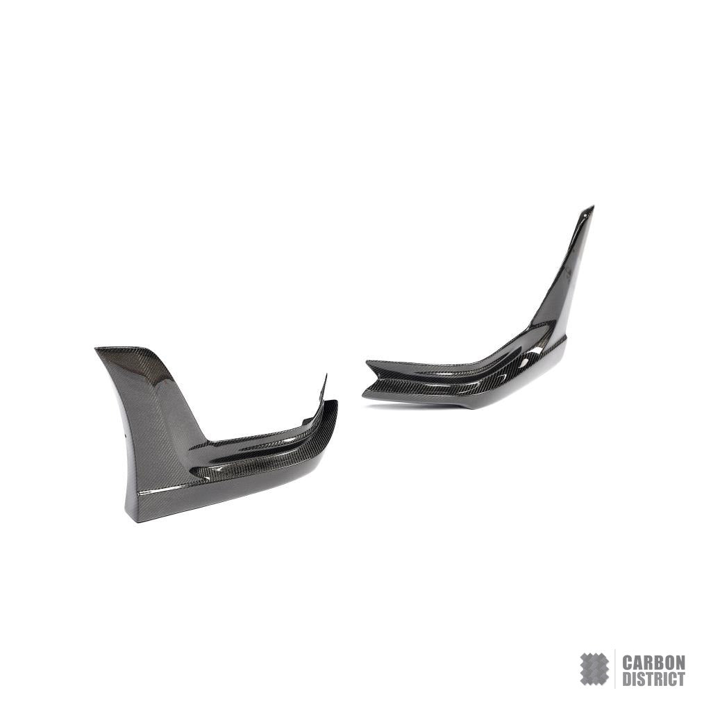 Honda Civic Type R (FL5) carbon fibre rear bumper corners — UV-stable gloss finish detail