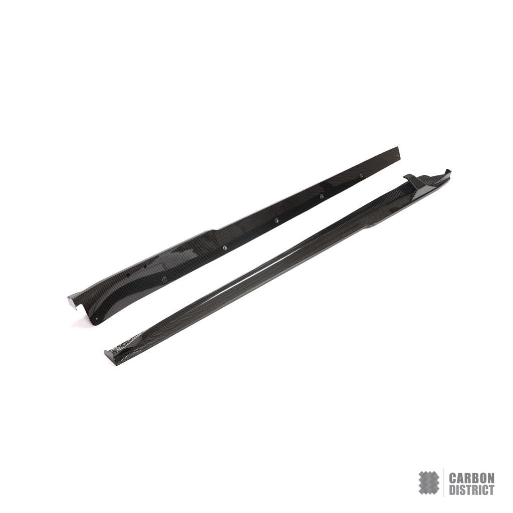 Porsche 911 (991) carbon fibre side skirts — UV-stable gloss finish detail