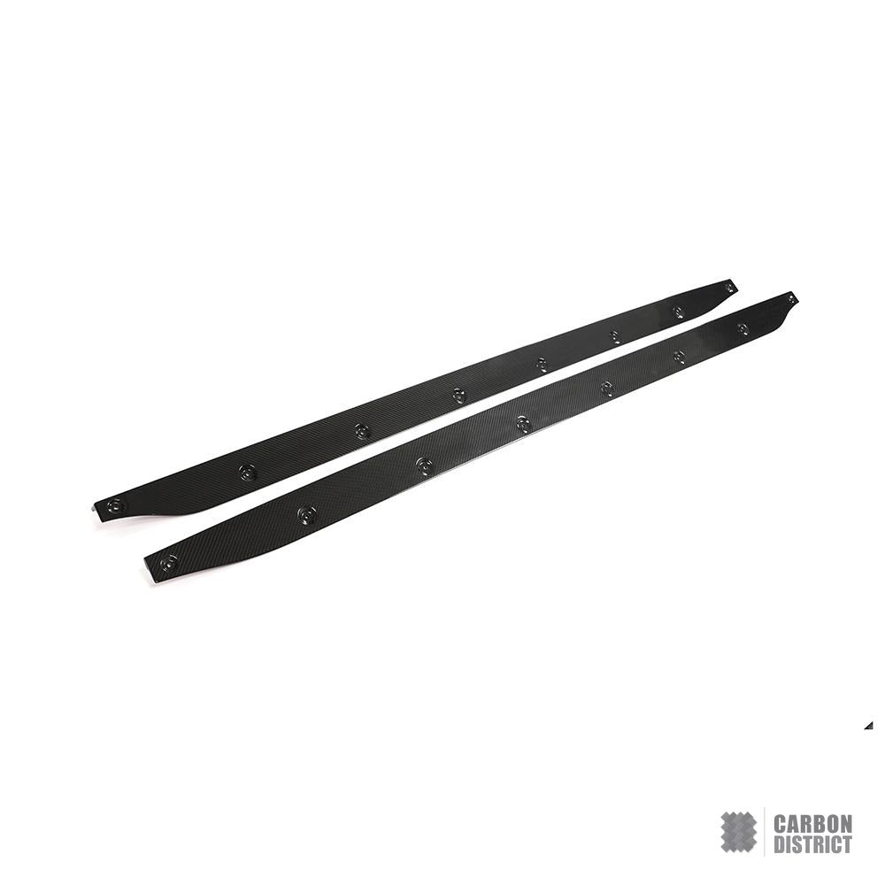 BMW M3 Touring (G81) dry carbon fibre side skirts — UV-stable gloss finish detail
