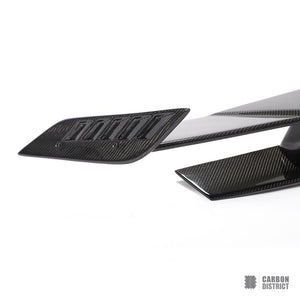 Mercedes-Benz AMG GT (C190) carbon fibre spoiler — view 9