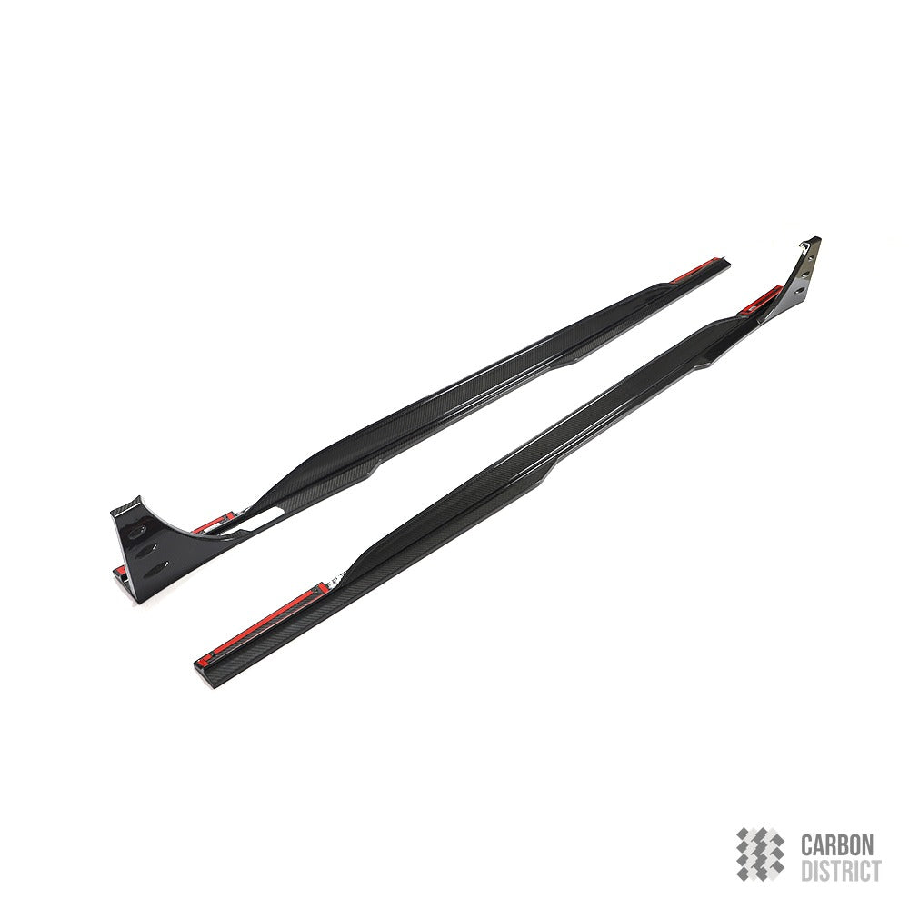 Audi RS6/RS7 (C8) dry carbon fibre side skirts — dry carbon weave