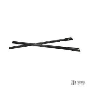 Mercedes E-Class (W213) carbon fibre side skirts — UV-stable gloss finish detail
