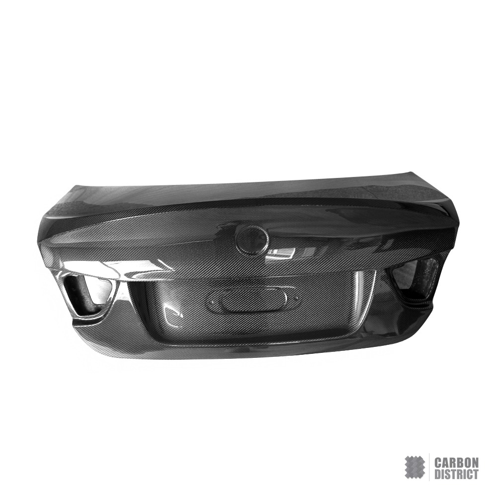 BMW 3 Series (E90 Pre-Facelift) carbon fibre boot lid — 3K twill gloss finish