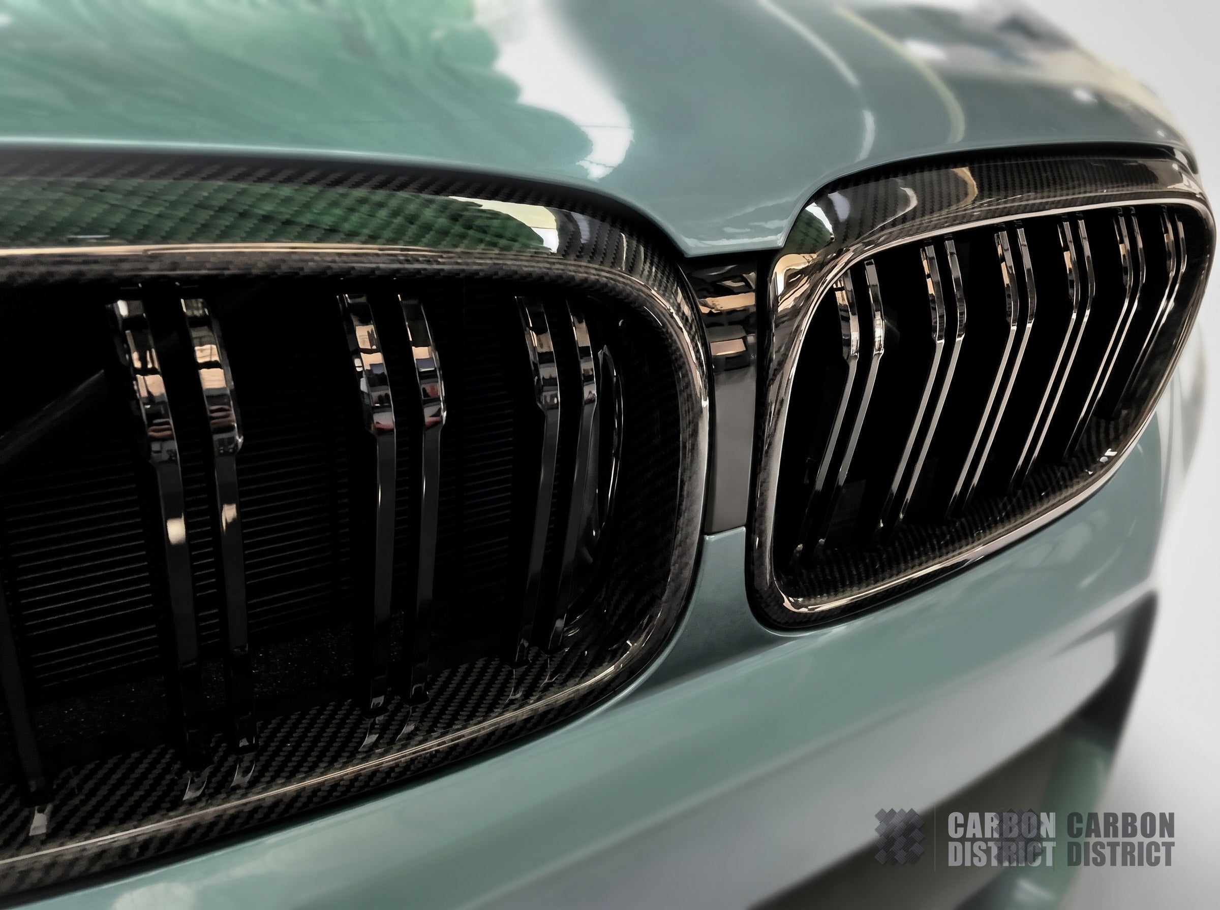 BMW 5 Series (G30) carbon fibre kidney grille — 3K twill gloss finish