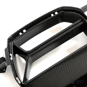 BMW M3 Touring (G81) dry carbon fibre front grille — UV-stable gloss finish detail