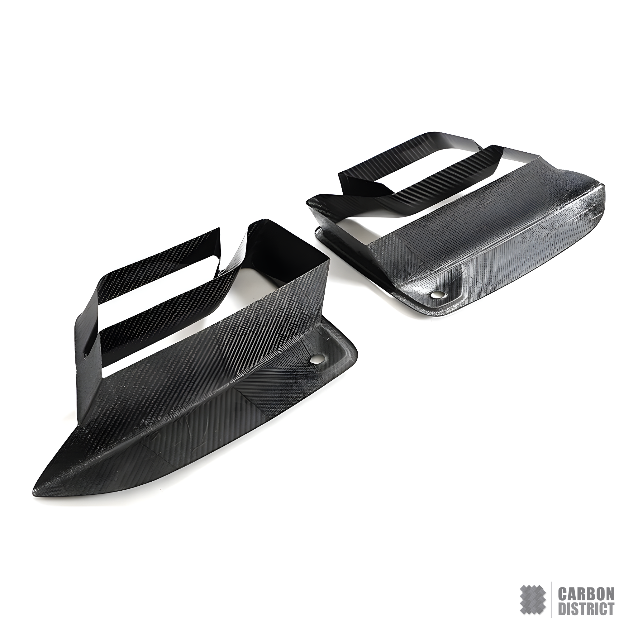 BMW M5 (F90) dry carbon fibre fog lamp cover fins — dry carbon weave