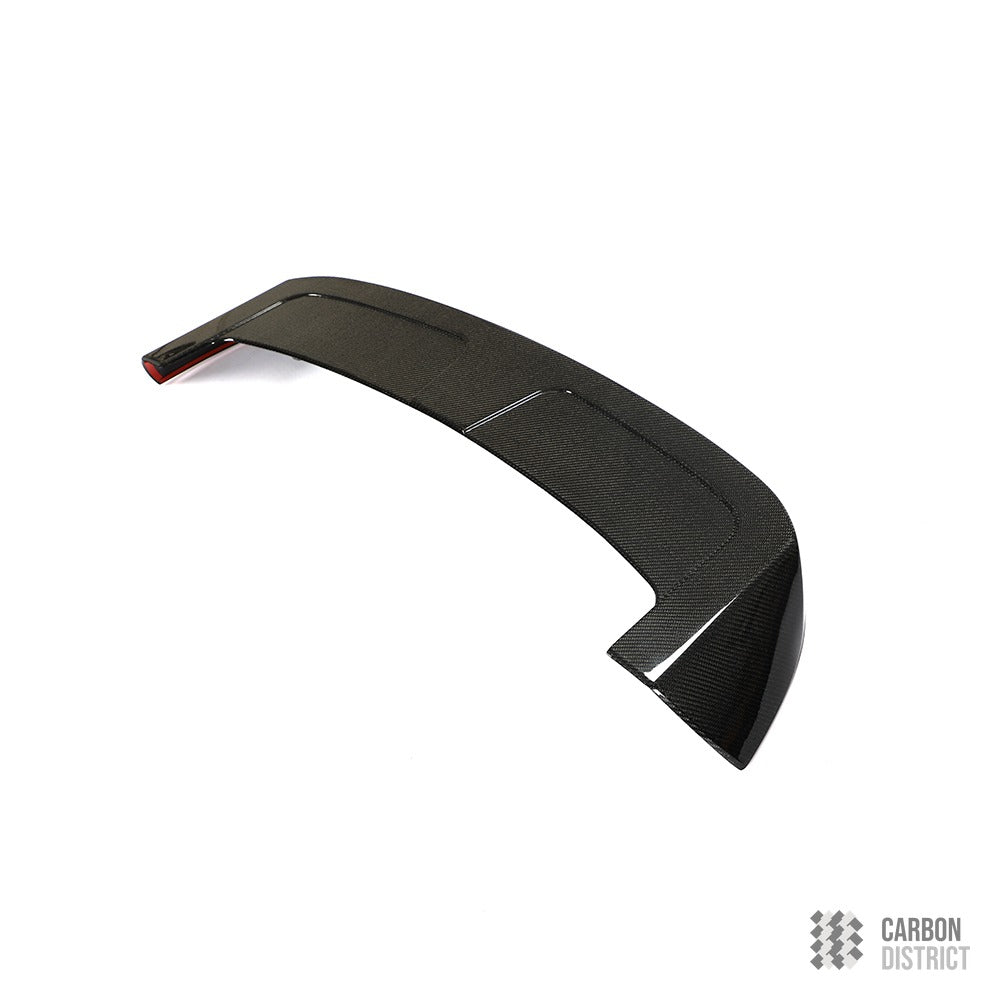 BMW X7 (G07) carbon fibre spoiler (Roof) — UV-stable gloss finish detail