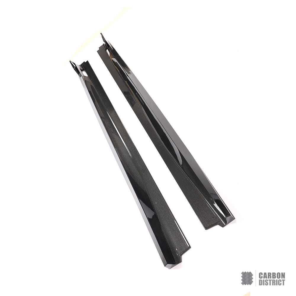 BMW X7 M Sport (G07) carbon fibre side skirts — 3K twill gloss finish