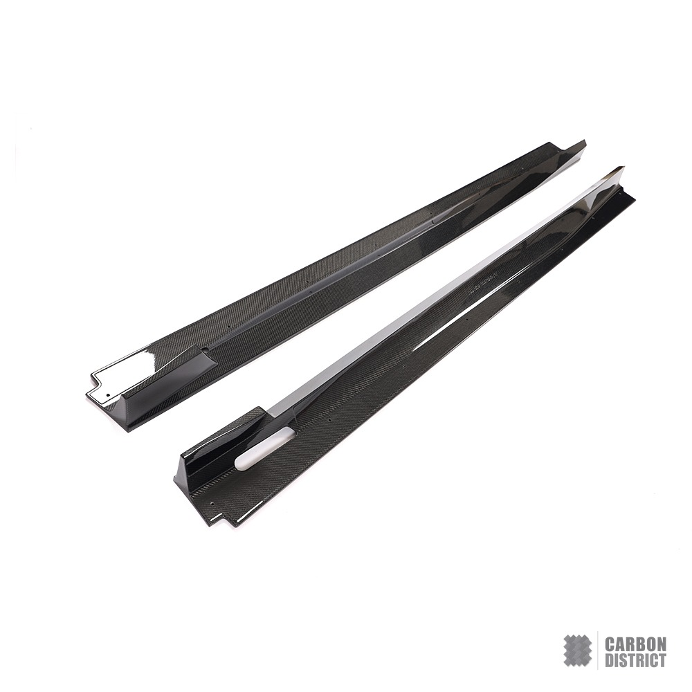 BMW X7 M Sport (G07) carbon fibre side skirts — fits 2019-2022