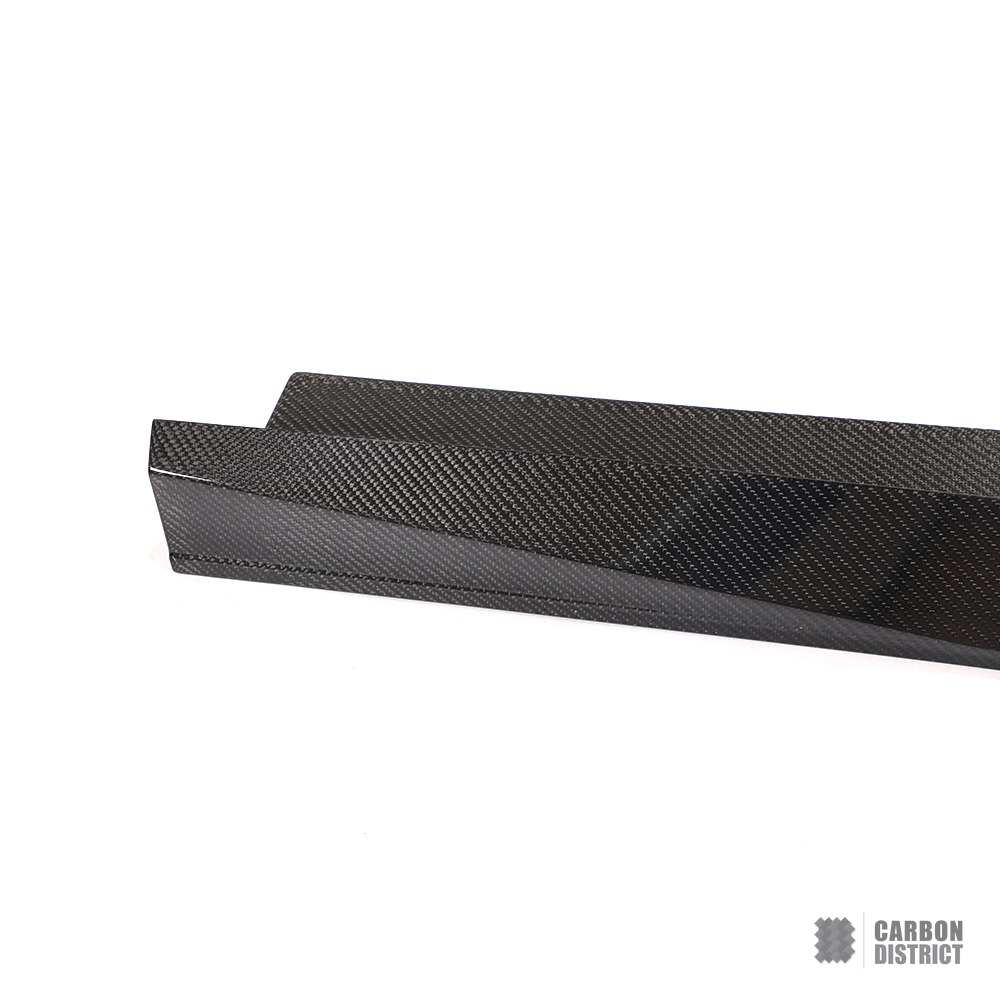 BMW X7 M Sport (G07) carbon fibre side skirts — full product view