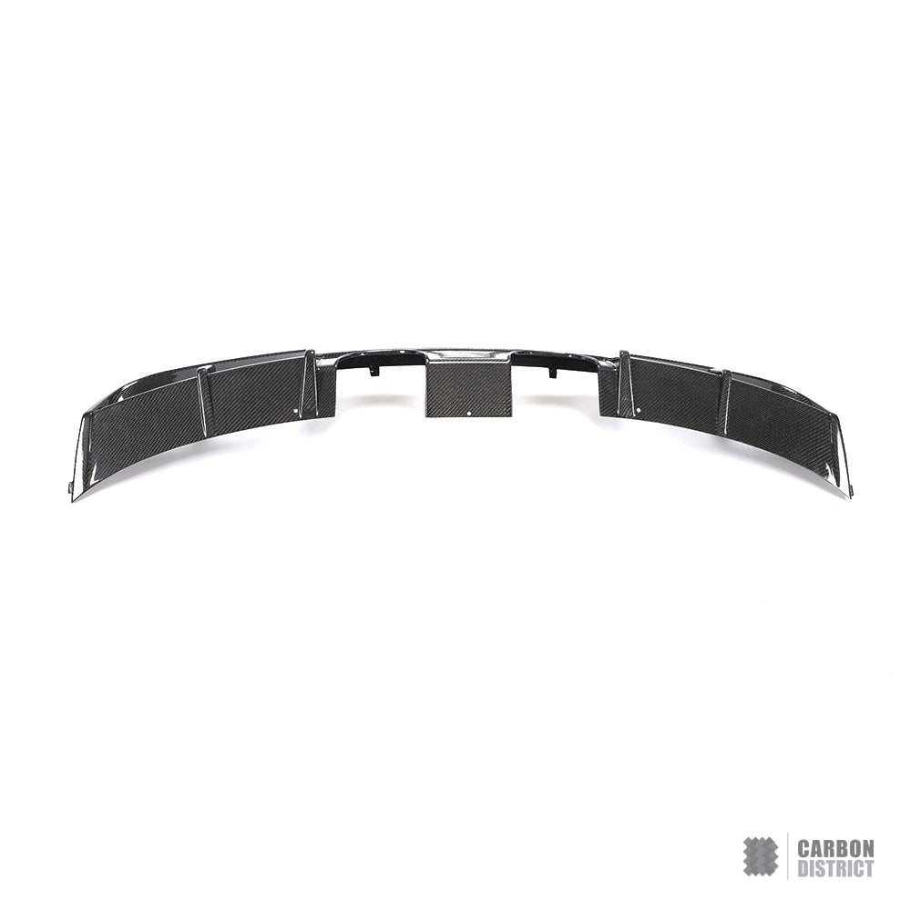 Porsche 911 Carrera 4 GTS (991.2) carbon fibre rear diffuser — view 5