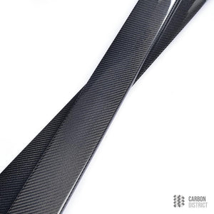 Ford Mustang carbon fibre side skirts — UV-stable gloss finish detail
