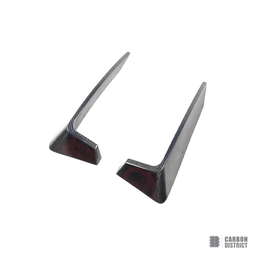 Land Rover Defender (90,110,130) carbon fibre front canards — UV-stable gloss finish detail