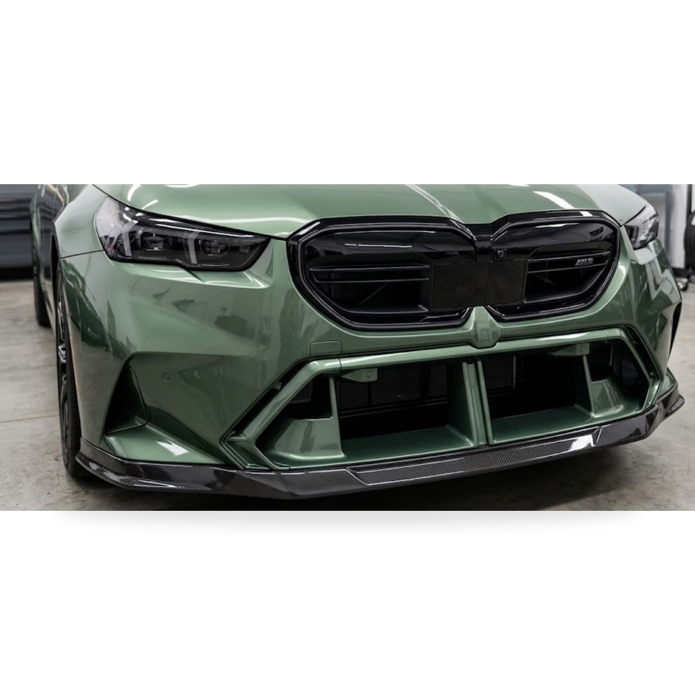 BMW M5 (G90 - G99) Carbon Fibre Front Lip