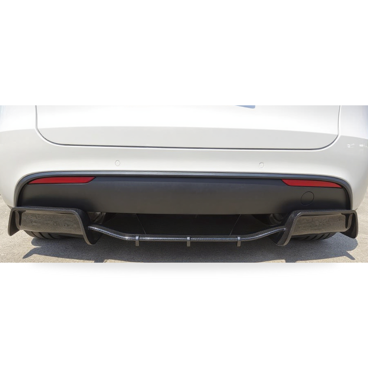Model Y Dry Carbon Fibre Rear Diffuser
