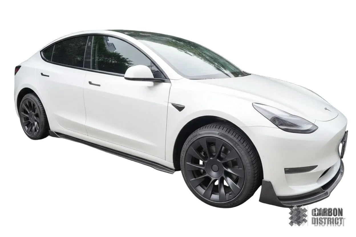 Tesla Model Y carbon fibre side skirts — UV-stable gloss finish detail
