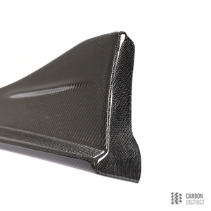 Toyota GT86 (ZN6) carbon fibre side skirts — UV-stable gloss finish detail