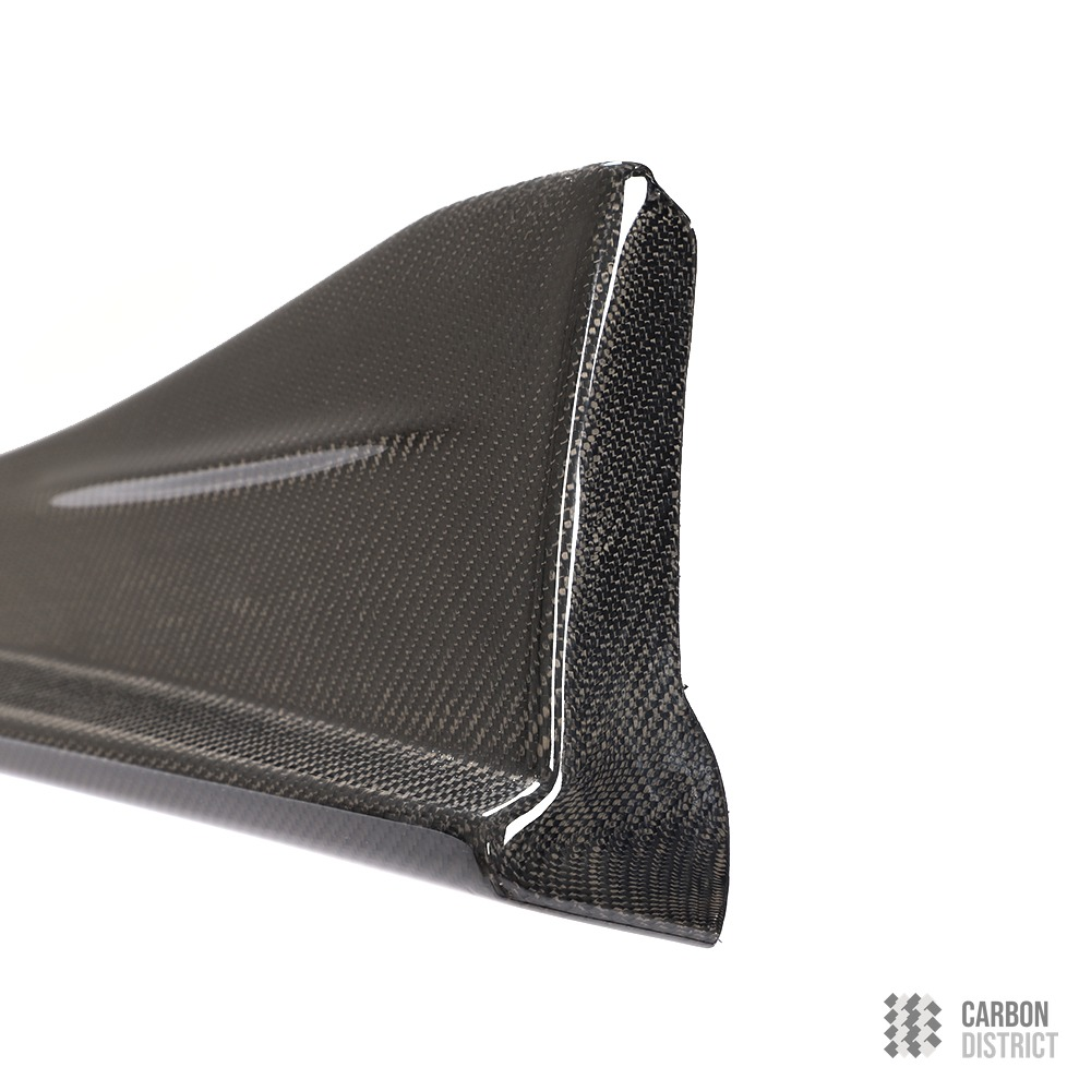 Toyota GT86 (ZN6) carbon fibre side skirts — UV-stable gloss finish detail